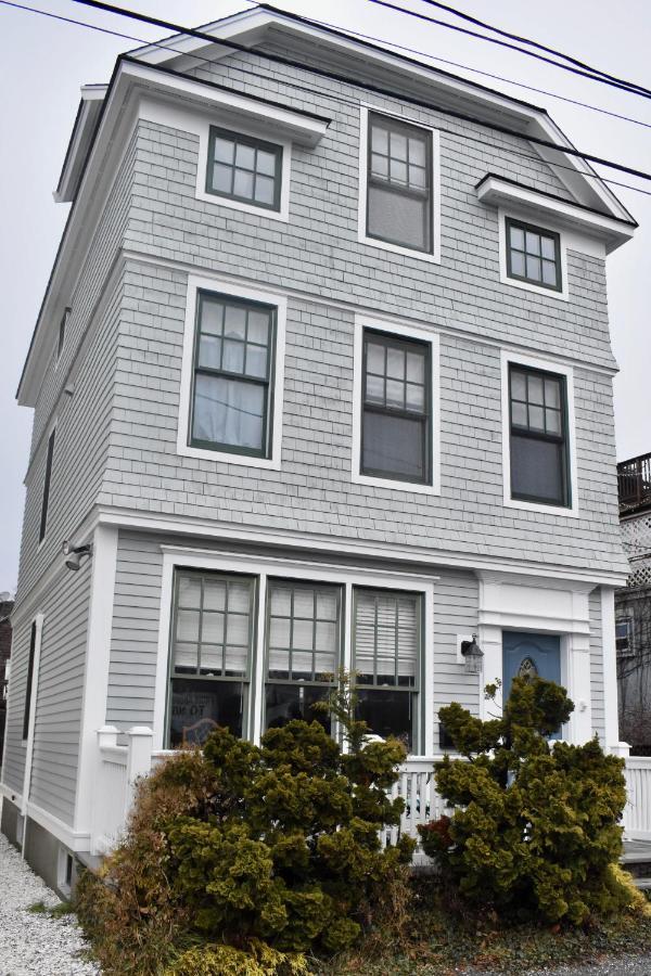 Modern Cottage In Downtown Npt-Waites Wharf Cottage Newport Tower Eksteriør billede